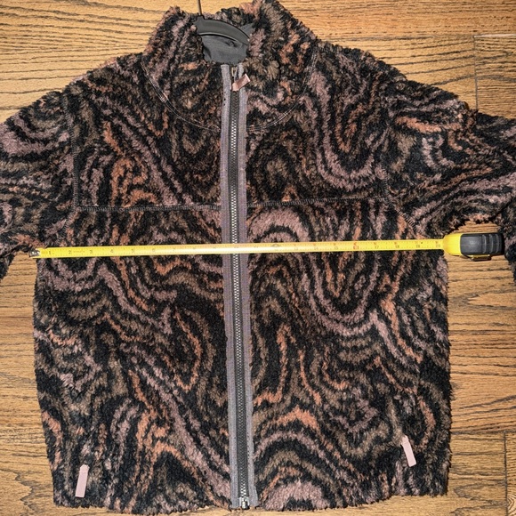 Women’s Patagonia Textured Fleece Jacket in Brown and Black - NWOT - Picture 4 of 4
